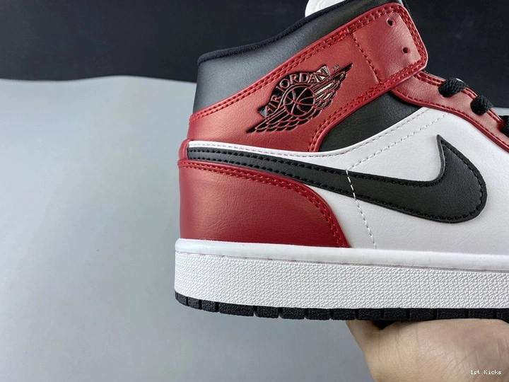 1 554724-069 AJ1 Jordan Chicago  Air Mid 0313